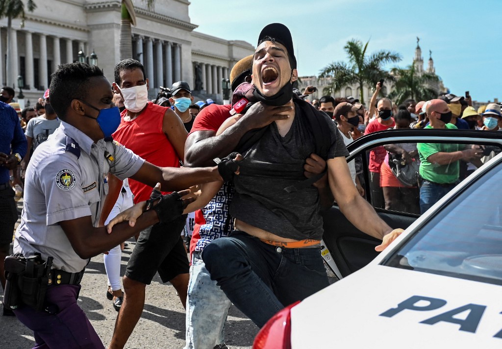 Las protestas en Cuba iniciaron este domingo tras la crisis económica. (AFP)