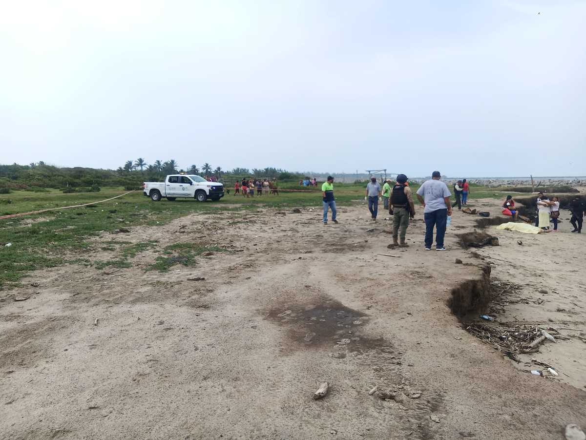 Tragedia en playa Chachalaco en Pueblo Viejo. (Sandra Sosa)