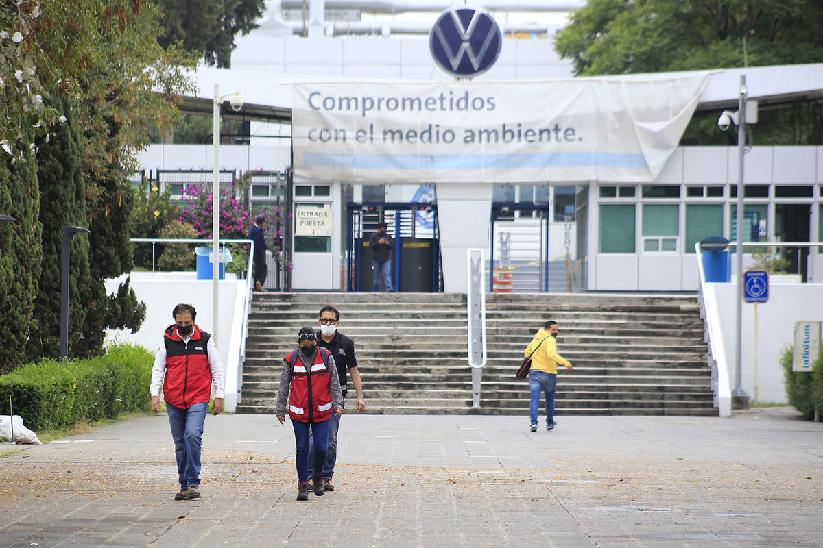 Volkswagen ubicada a un costado de la autopista México Puebla | Andrés Lobato