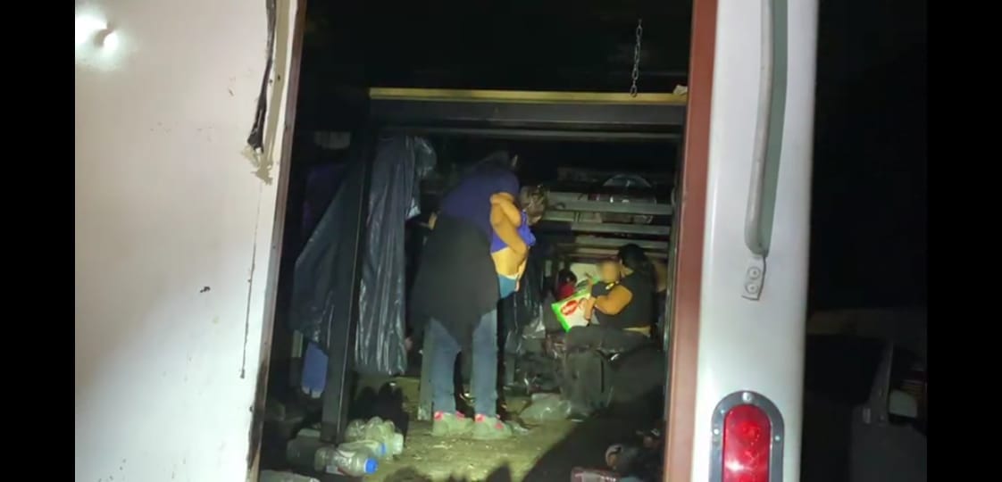 Ciento treinta personas migrantes de Guatemala y Honduras, entre ellos, 30 menores de edad, fueron localizados. (Especial)