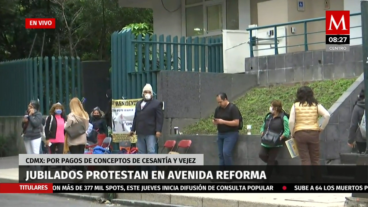 Jubilados y pensionados toman las puertas de la secretaría de hacienda