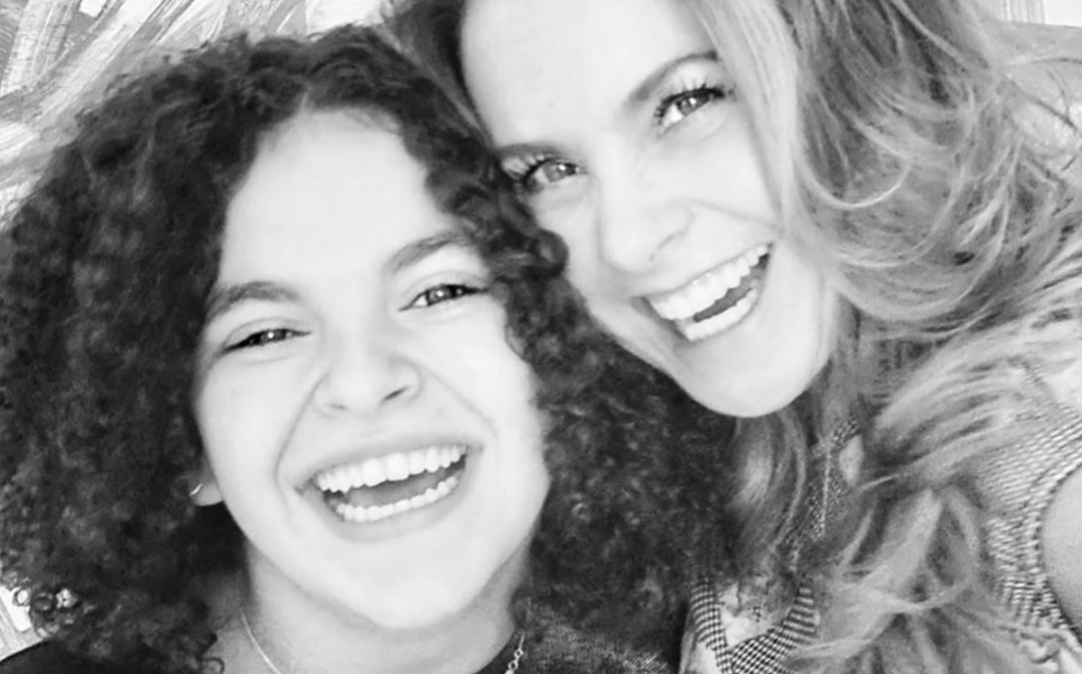 La joven sorprendió con su imitación de su mamá (Instagram).
