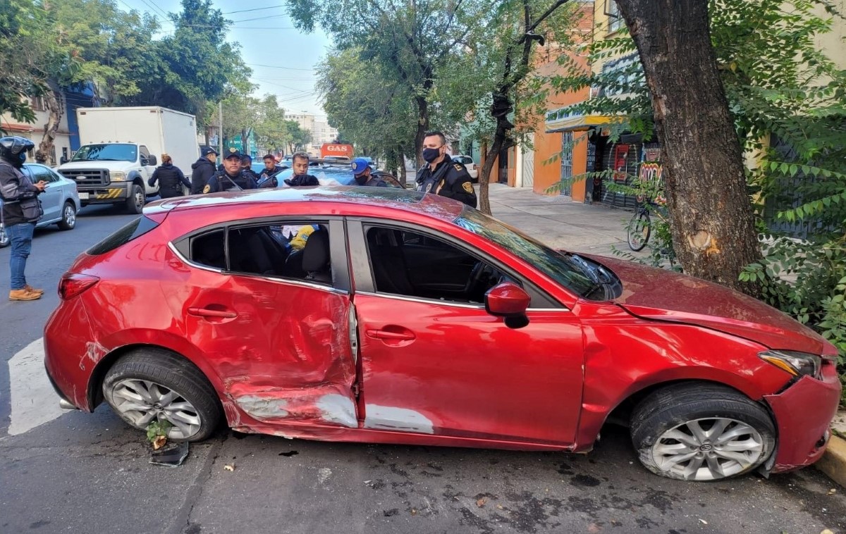 El accidente ocurrió en el cruce de Eje Central y Juventino Rosas. | Ramón Ramírez
