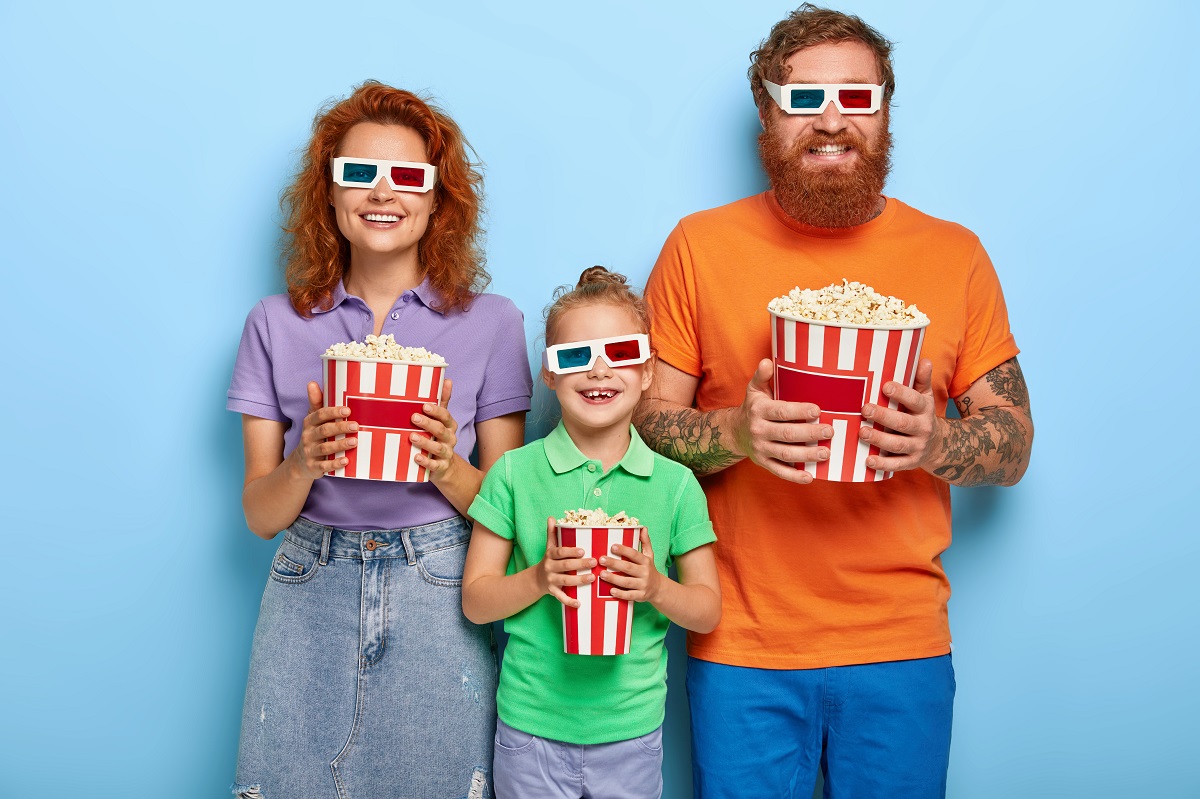 el cine puede transportar a mundos fantásticos y aventuras increíbles. (freepik.es)