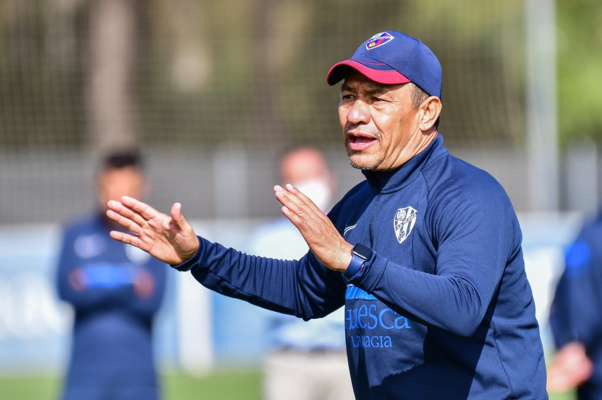 Ignacio Ambriz, entrenador del Huesca (Twitter @SDHuesca)