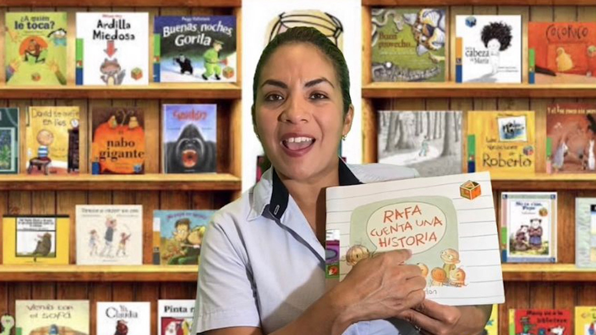 Maestra da clases en YouTube y gana tablets para sus alumnos de preescolar en Veracruz