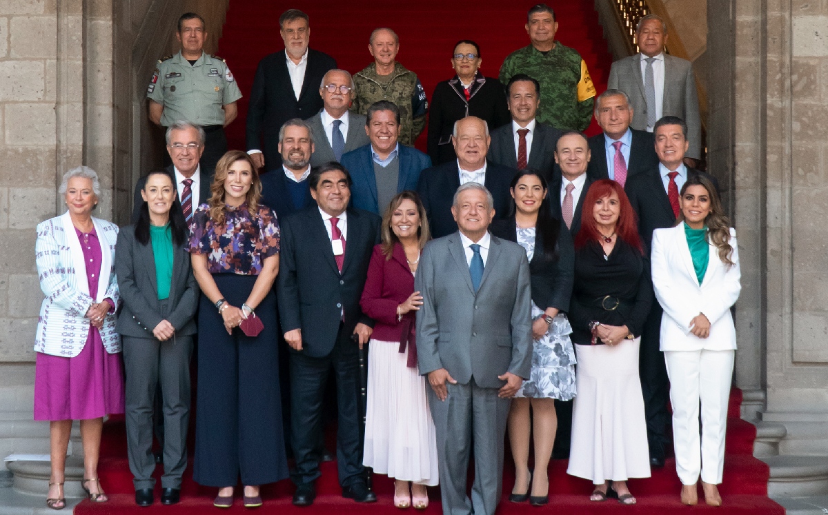 El Presidente compartió una fotografía de la reunión que tuvo con los gobernadores. (@lopezobrador_)