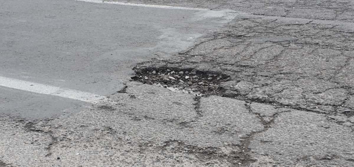 Reaparecen baches en Nuevo Anillo Periférico (Juan Carlos Munguía)