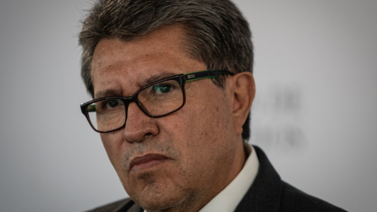 Ricardo Monreal pide “no entrar en pánico”