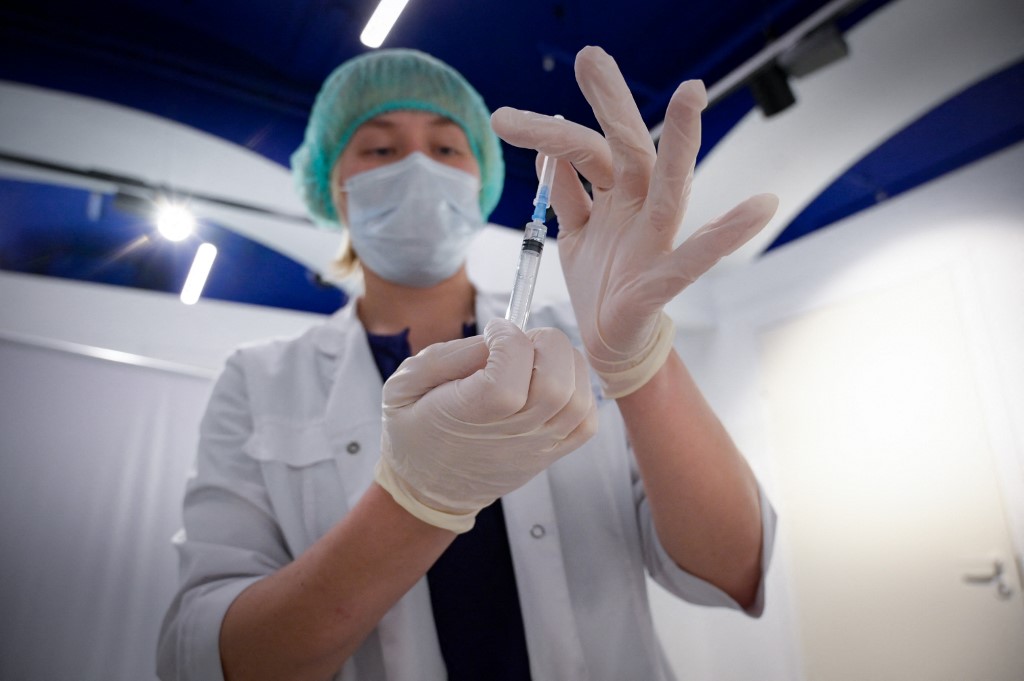 Las vacunas contra el coronavirus siguen siendo aplicadas en el mundo. | AFP
