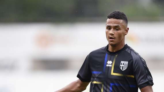 Alessio Da Cruz está cerca de Santos Laguna. (@ParmaLiveTweet)