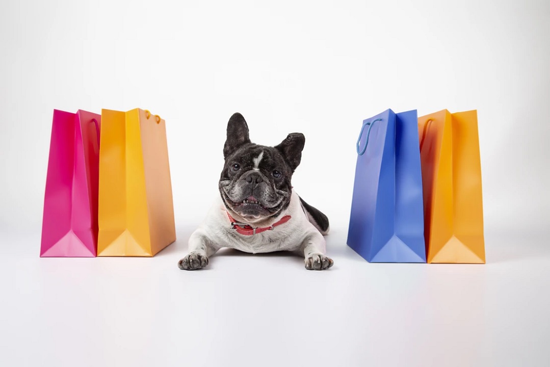 Al comprar alimentos, agregan productos de estética y cuidado animal, así como premios, suplementos y juguetes. (Cortesía)