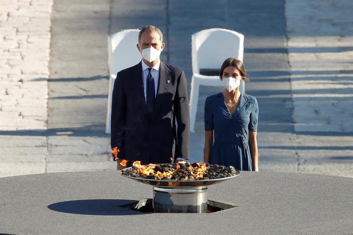 El rey Felipe VI y la reina Letizia asisten al acto de homenaje de estado a las víctimas de la pandemia de la covid-19 | EFE