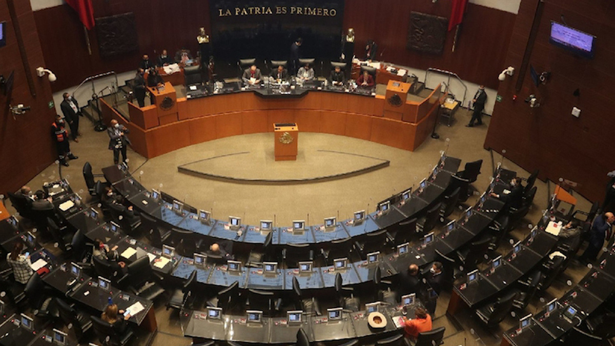 Senado e INAI firman convenio para formación de una sociedad más informada