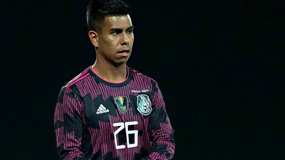 LA Galaxy renovaron por dos años a Efraín Álvarez