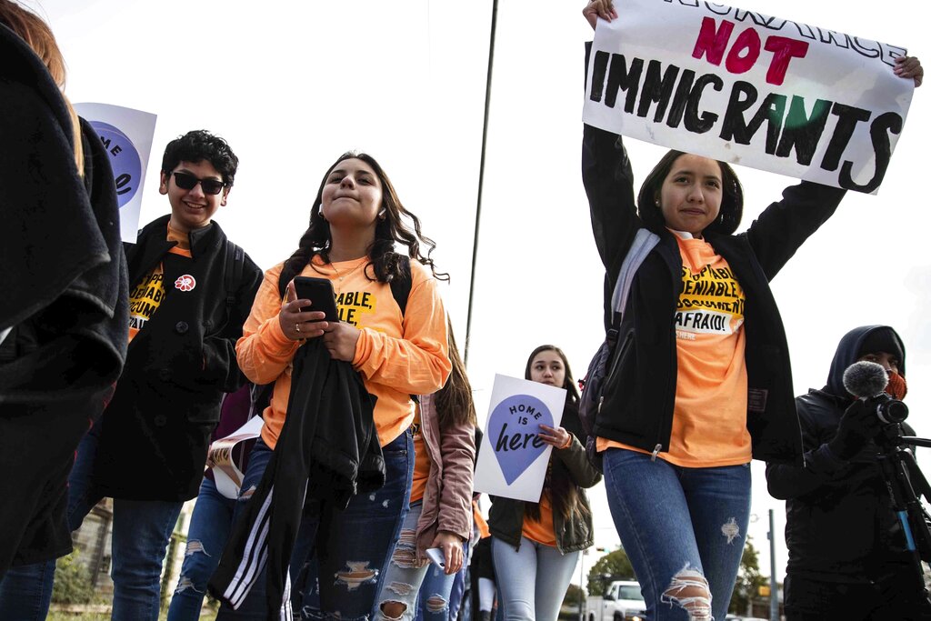 El programa DACA protege a los migrantes que llegaron a los Eu cuando eran menores de edad. (AP)