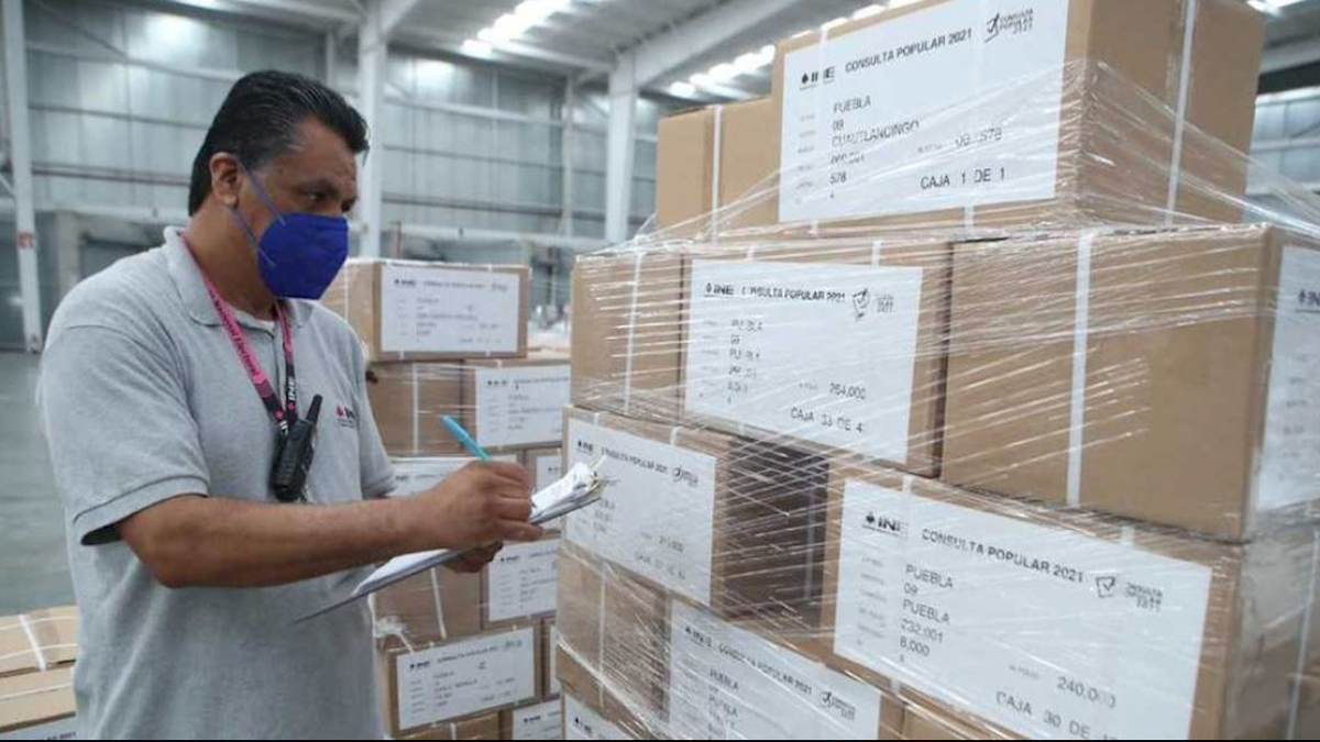 INE comienza repartición de papelería para consulta popular