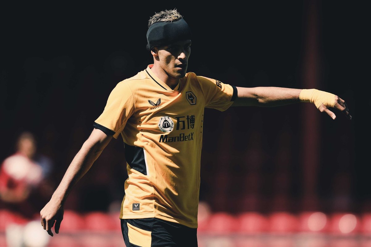 Raúl Jiménez, titular durante amistoso del Wolverhampton (Twitter @WolvesEspanol)