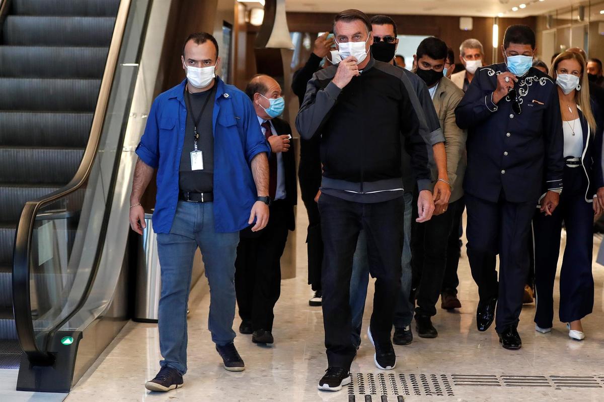 Bolsonaro recibe alta médica tras cuatro días hospitalizado por obstrucción intestinal | EFE