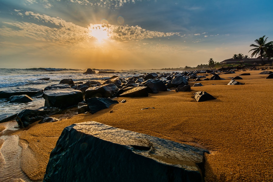 Las operaciones de búsqueda y rescate en la costa de Liberia siguen en curso. (Shutterstock)