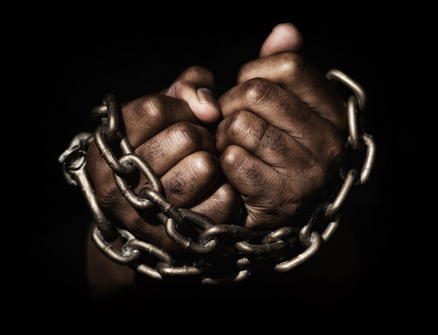La trata de personas es una forma de delincuencia organizada internacional que constituye una forma de esclavitud moderna. (Shutterstock)