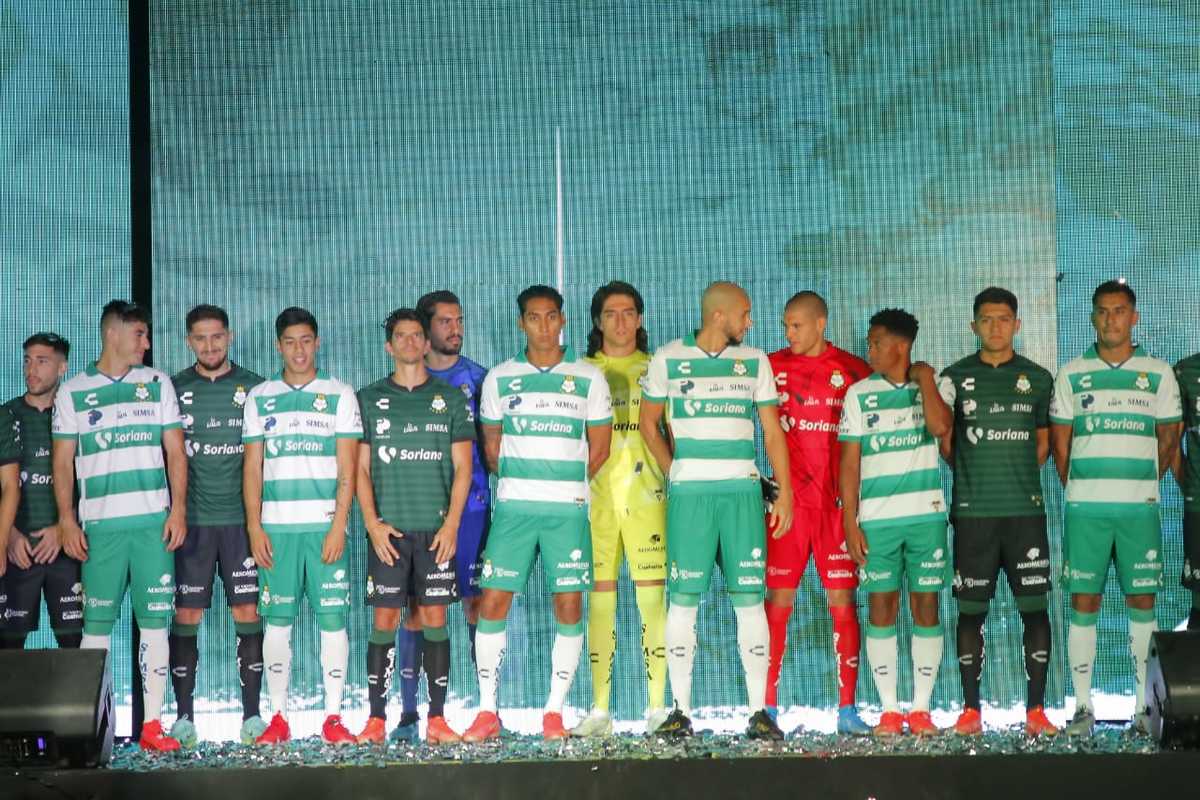 Los nuevos colores recuerdan al Invierno del 96, cuando ganaron su primer torneo. (Manuel Guadarrama)