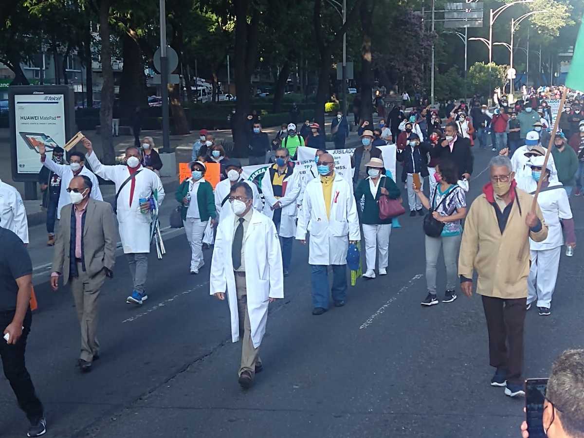 Los ex trabajadores están en plantón desde hace 13 días. (César Vleázquez)