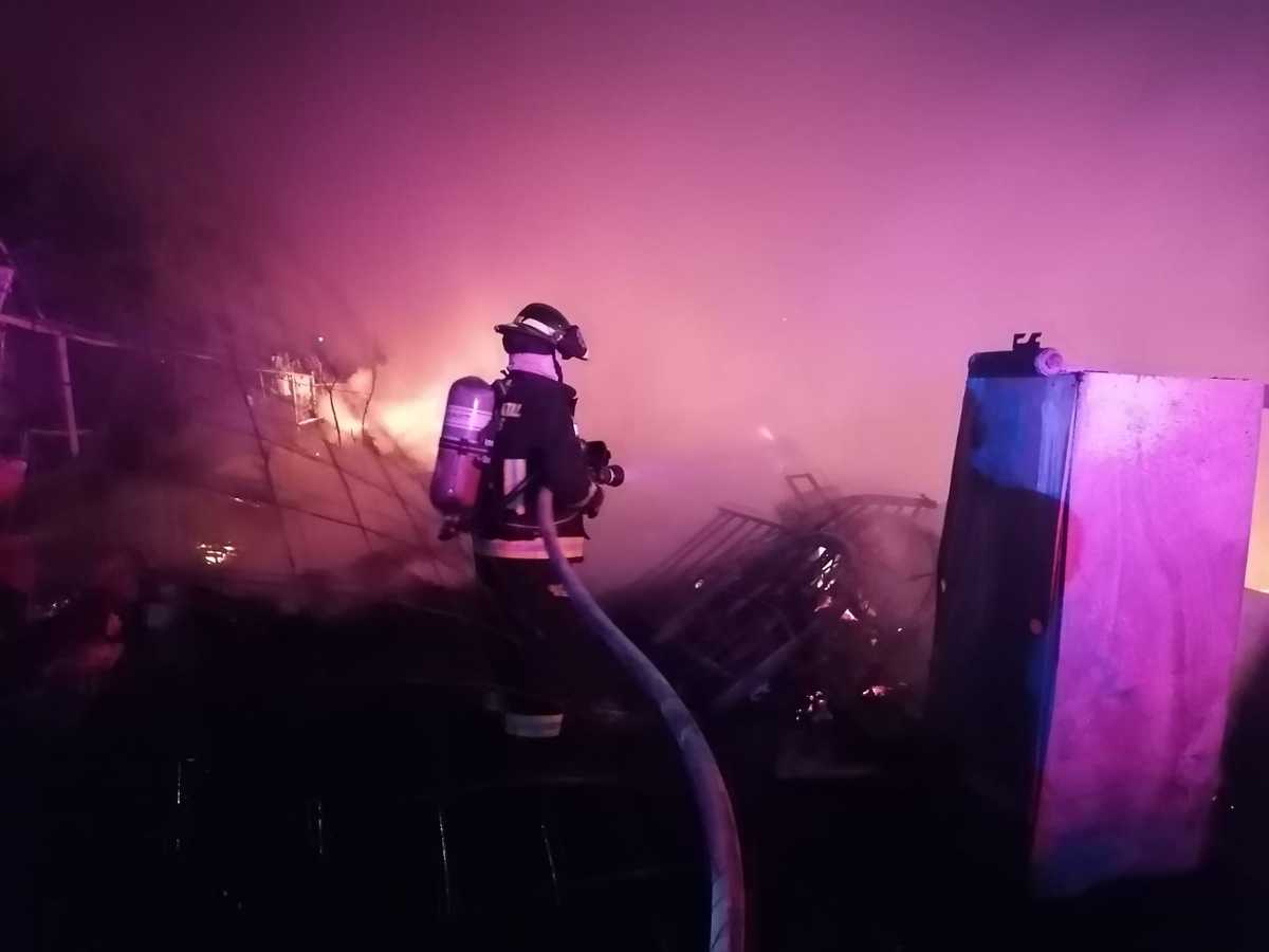 Se incendia predio de reciclaje en Puebla | Especial