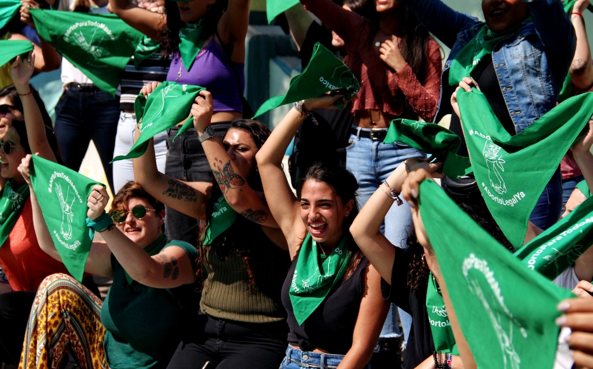 Grupos de mujeres se han manifestado a favor de la aprobación de esta reforma. (Cuartoscuro)