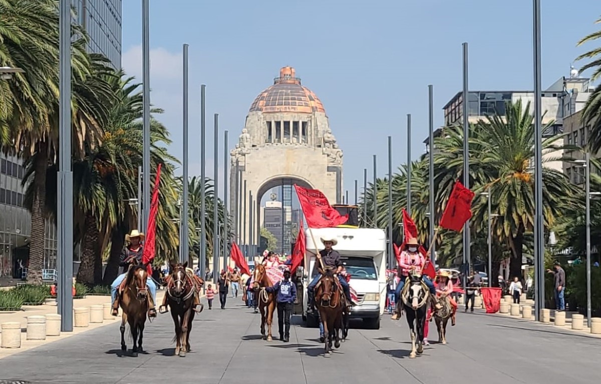 Los manifestantes marcharon desde el Monumento a la Revolución. | Ramón Ramírez