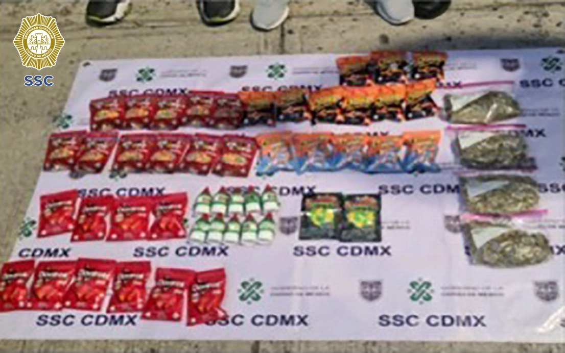 Los detenidos traían bolsas de frituras, de cereal, gomitas y envases de dulce de tamarindo. (Especial)