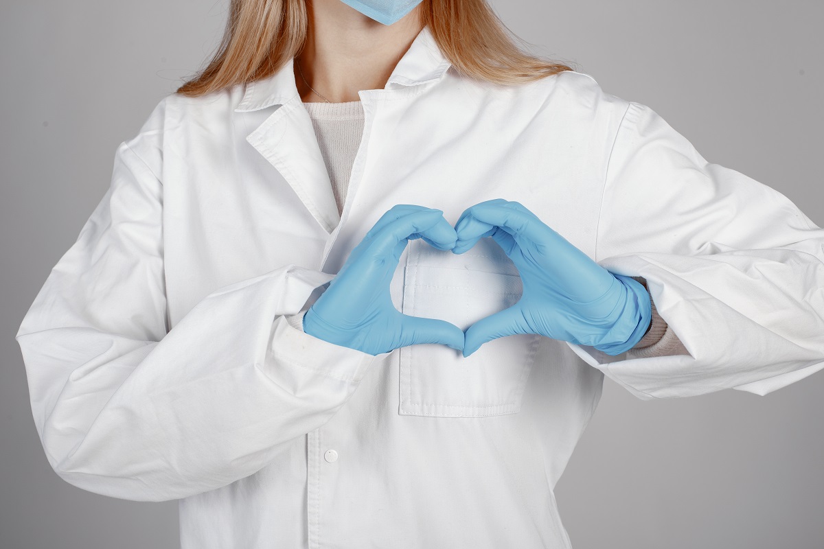 La carrera de Medicina tiene consigo muchos sacrificios, pero a la vez muchas sartisfacciones. (freepik.es)