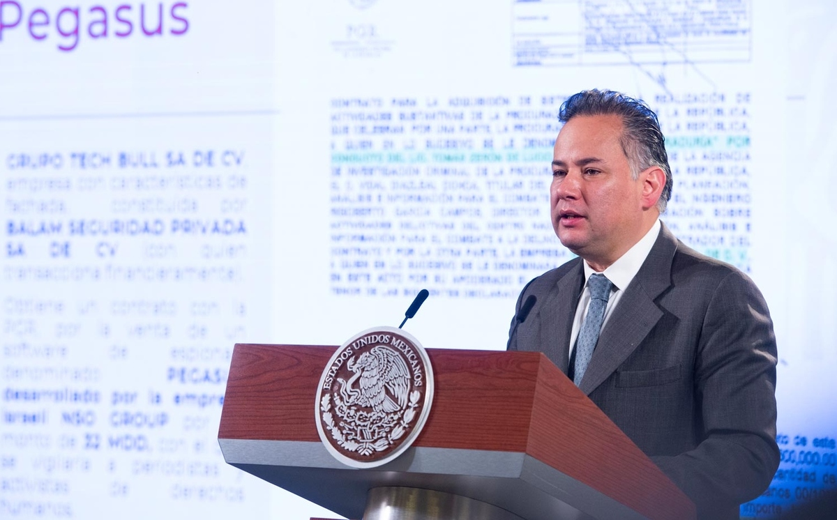 El titular de la UIF, Santiago Nieto, durante la conferencia mañanera de hoy. (Gobierno de México)