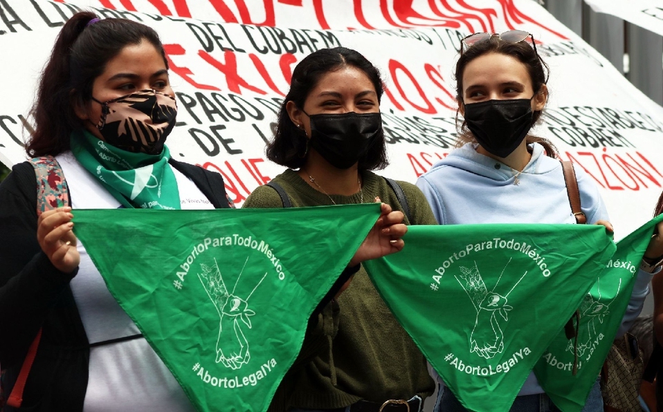 Feministas celebran la legalización del aborto en Veracruz. (Sandra Rojas)