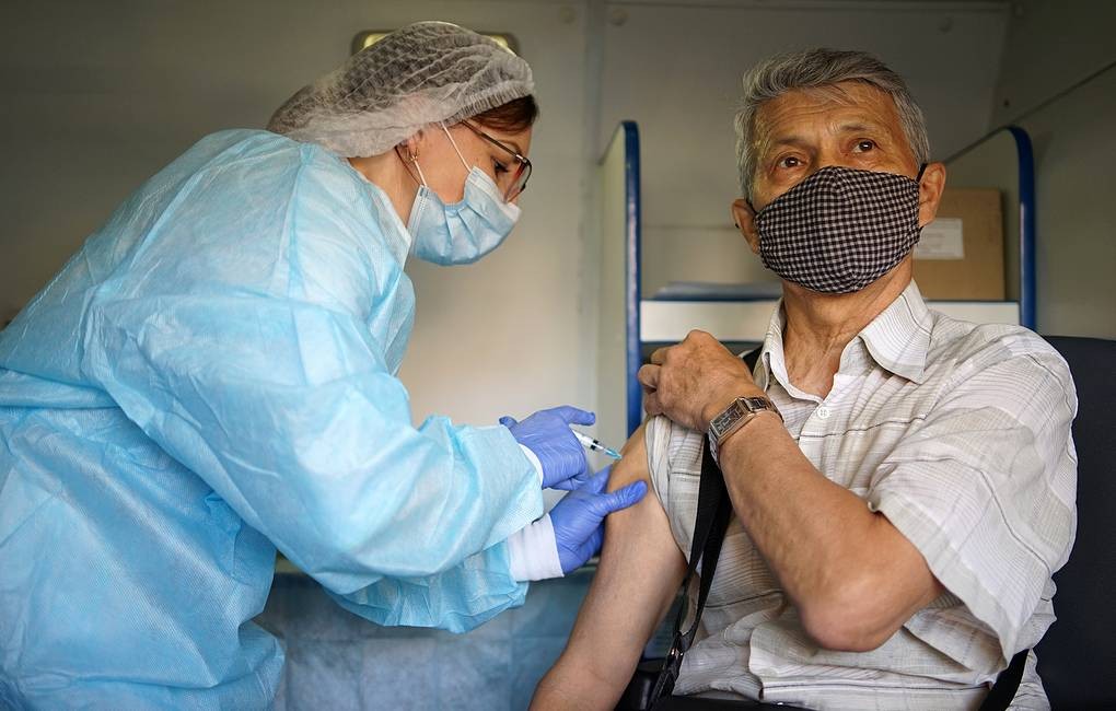 En México aun no se confirma si una segunda aplicación de la vacuna Sputnik V evita la propagación del virus. (TAAS)