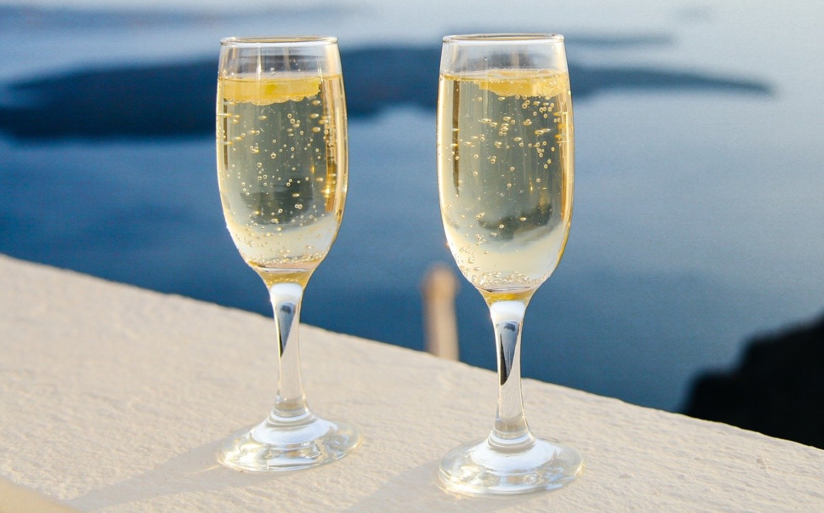 Muchos piensan que el champán es un vino, ¿esto es cierto? (Pixabay).