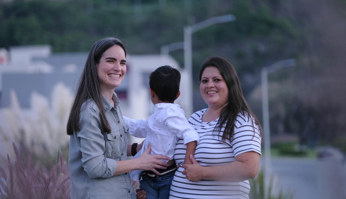 Palmira Martínez Gallardo Valdés y Gabriela Flores Castro cumplieron con los requisitos para la adopción (Cortesía)