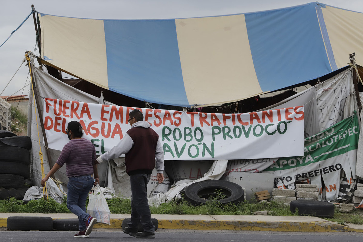 Plantón que mantienen un grupo de pobladores en la embotelladora Bonafont | Agencia Enfoque