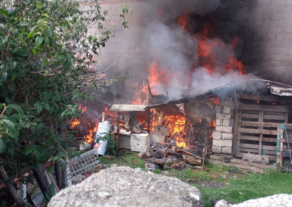 Se incendia la casa de una anciana en Chiautempan | Especial