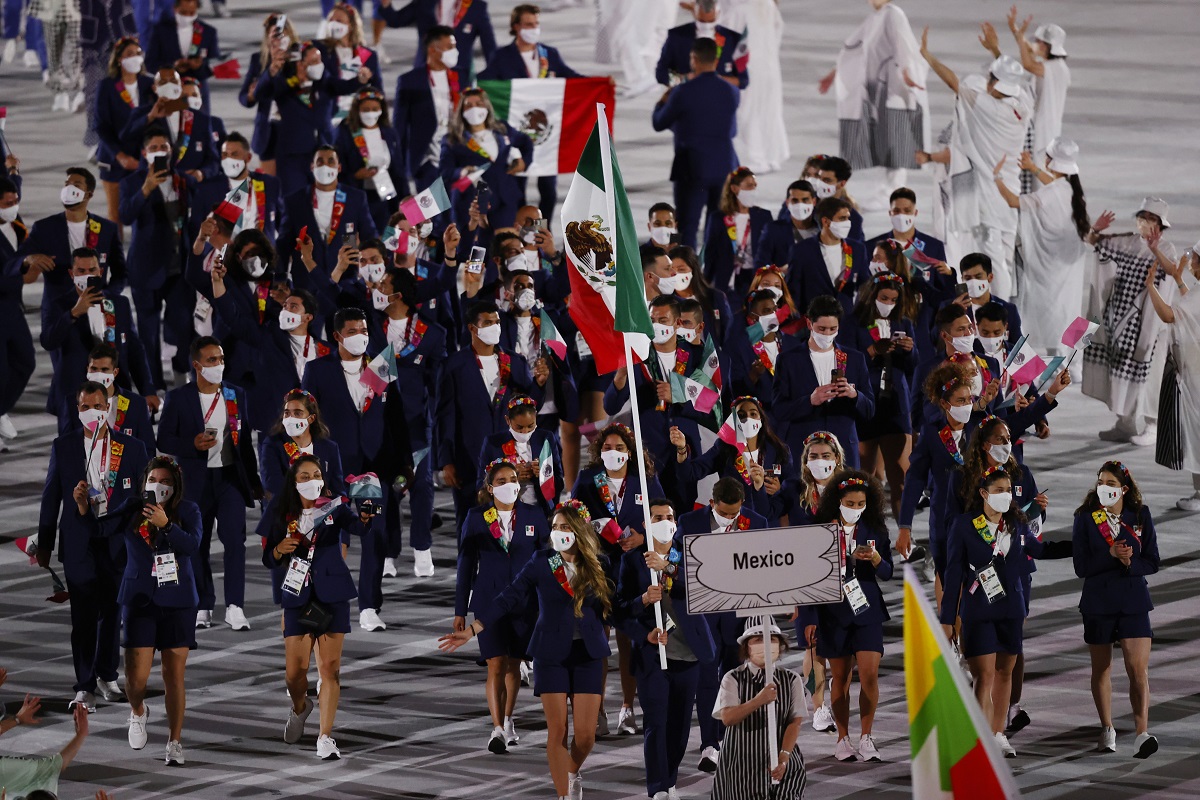 La delegación mexicana durante su desfile en los Juegos Olímpicos (Reuters)