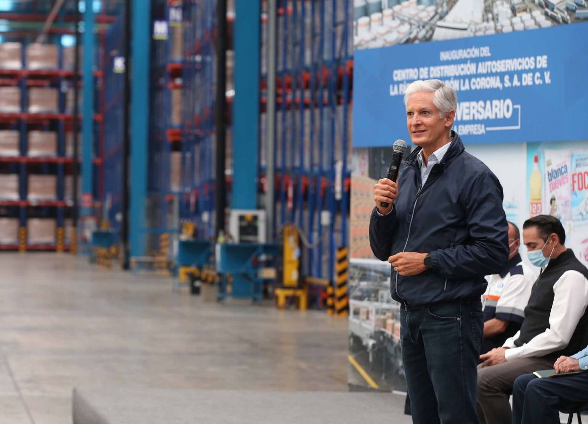 "Muchas felicidades por estas nuevas instalaciones".