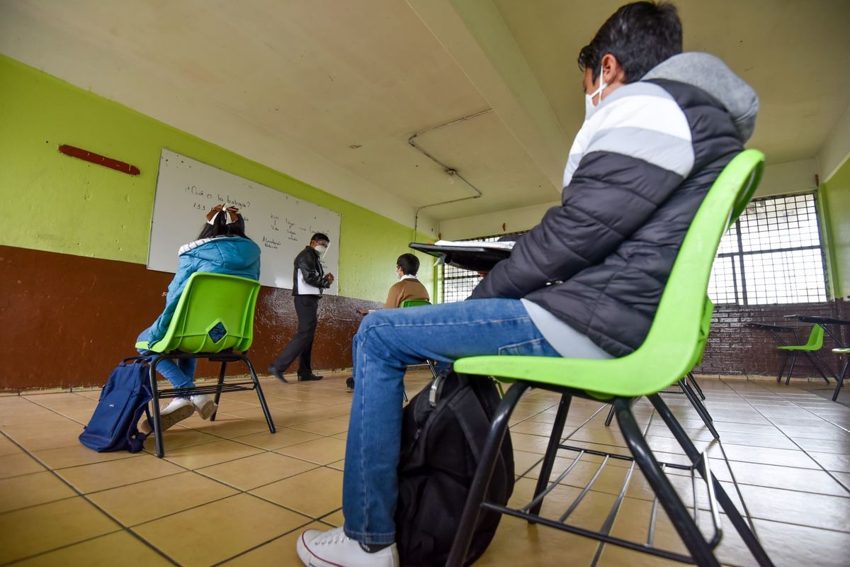 Algunos estados están revisando si están en condiciones para regresar a clases presenciales. (Cuartoscuro / Archivo)