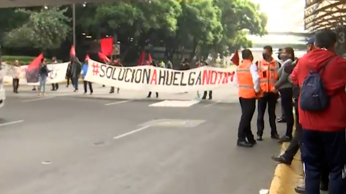 Se registra bloqueo en los alrededores de AICM
