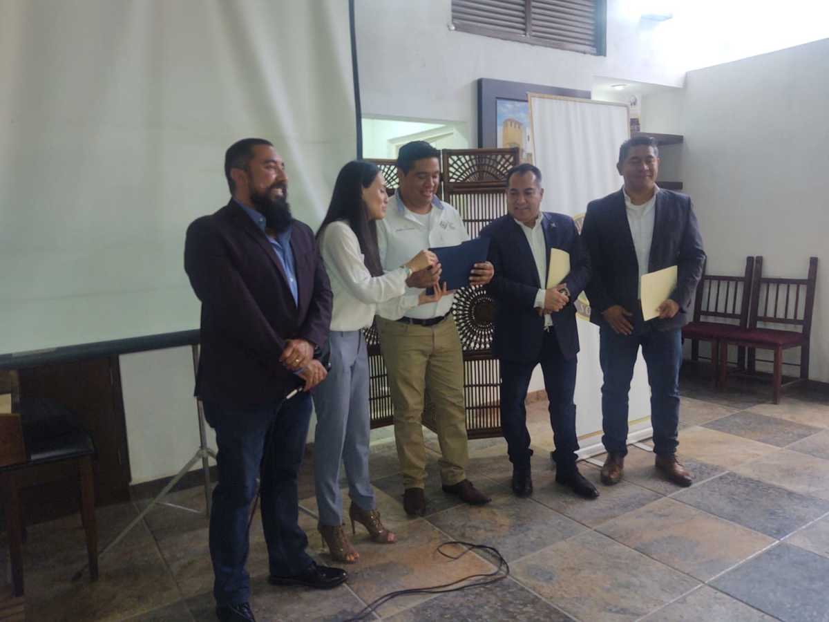 La Academia Mexicana de Sommeliers ya llevan mil 200 graduados a nivel nacional. (Luis Carlos Valdés)