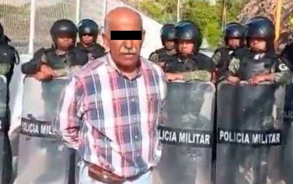 Dictan prisión preventiva a líder agrícola que protestó por conflicto de agua en Chihuahua.