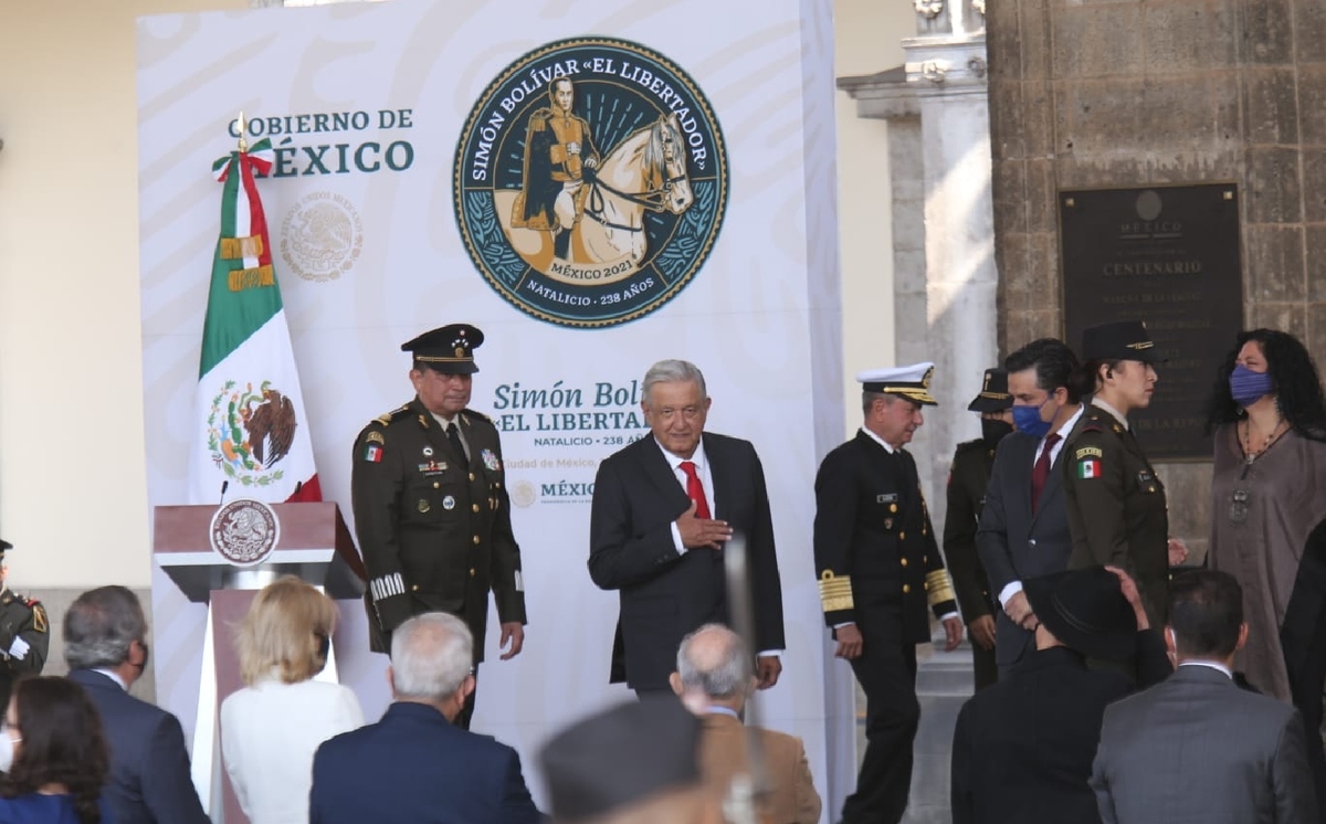 El mandatario durante su evento de hoy en Castillo de Chapultepec. (Juan Carlos Bautista)