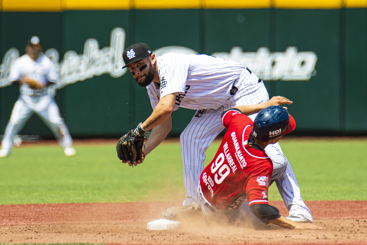 Mariachis cae ante Bravos en último juego de la serie (Cortesía)