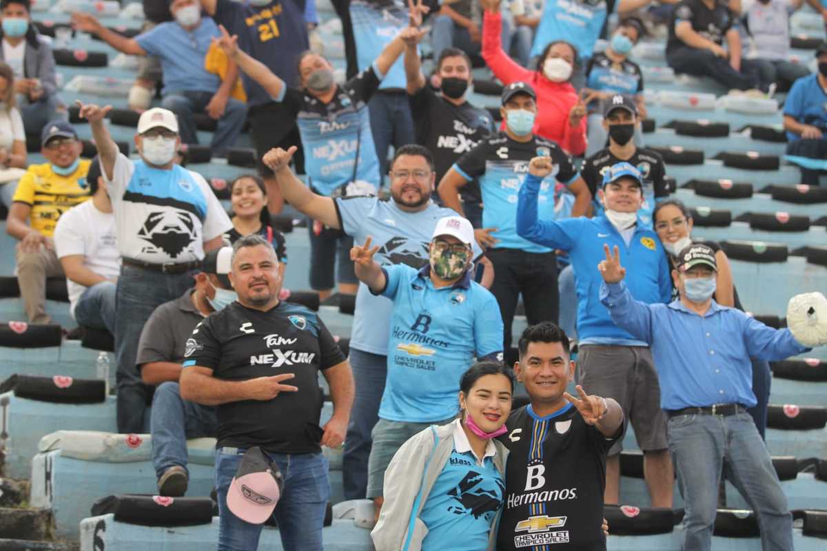 Afición de la Jaiba Brava del Tampico-Madero. (Sergio Sánchez)