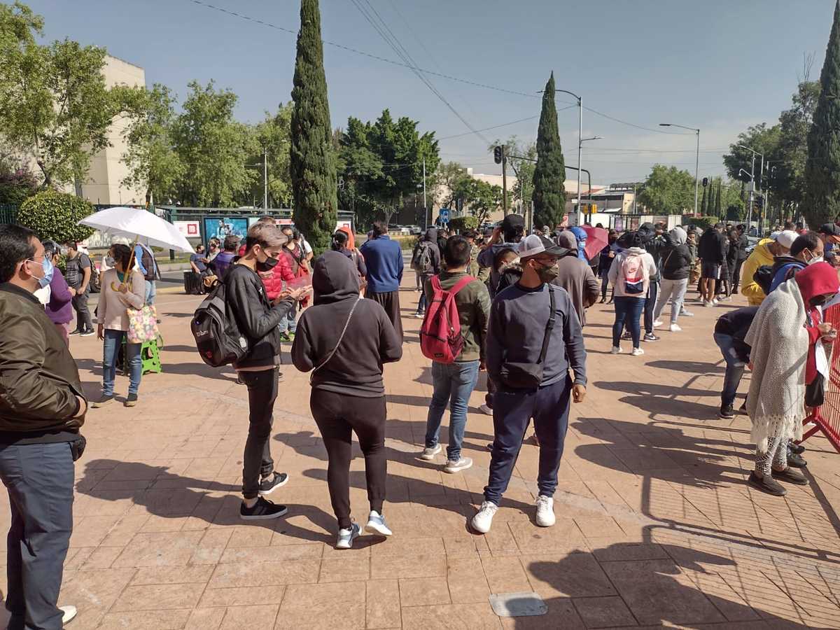 Aplicación de pruebas en la explanada de la alcaldía Cuauhtémoc. (César Velázquez)