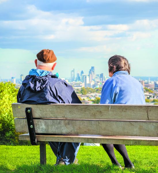 “Los individuos no pueden asumir con facilidad los riesgos de inversión y longevidad por sí solos”. Shutterstock